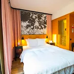 Hotel Rival